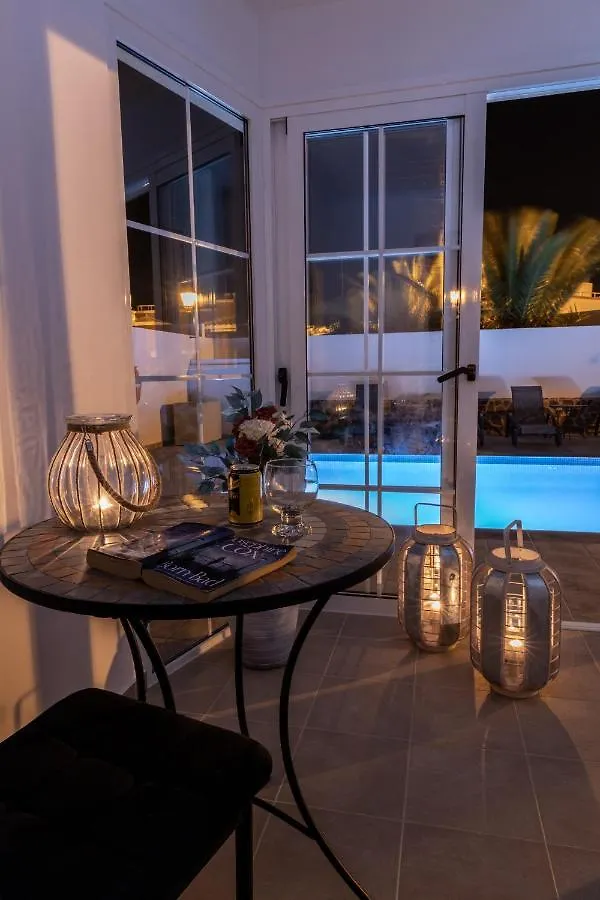 Perfect For Family Holidays With Private Pool, Near Beach And Golf- Villa Ashley Costa De Antigua Spain